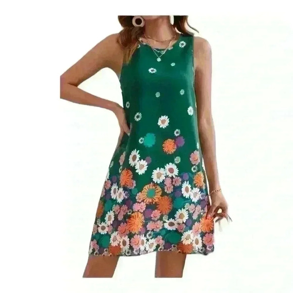 Brand New Green Floral Printed Sleeveless Round Neck Dress - Picture 2 of 3